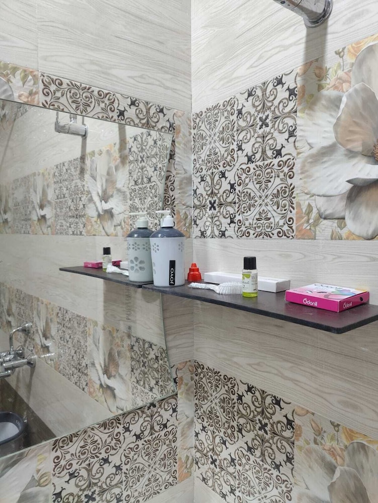 hotel rishi excellency