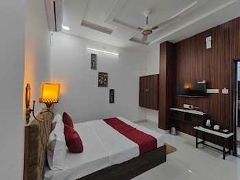 hotel rishi excellency