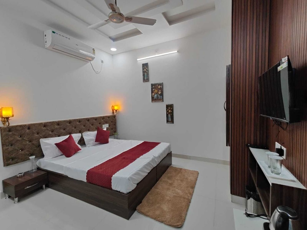 hotel rishi excellency