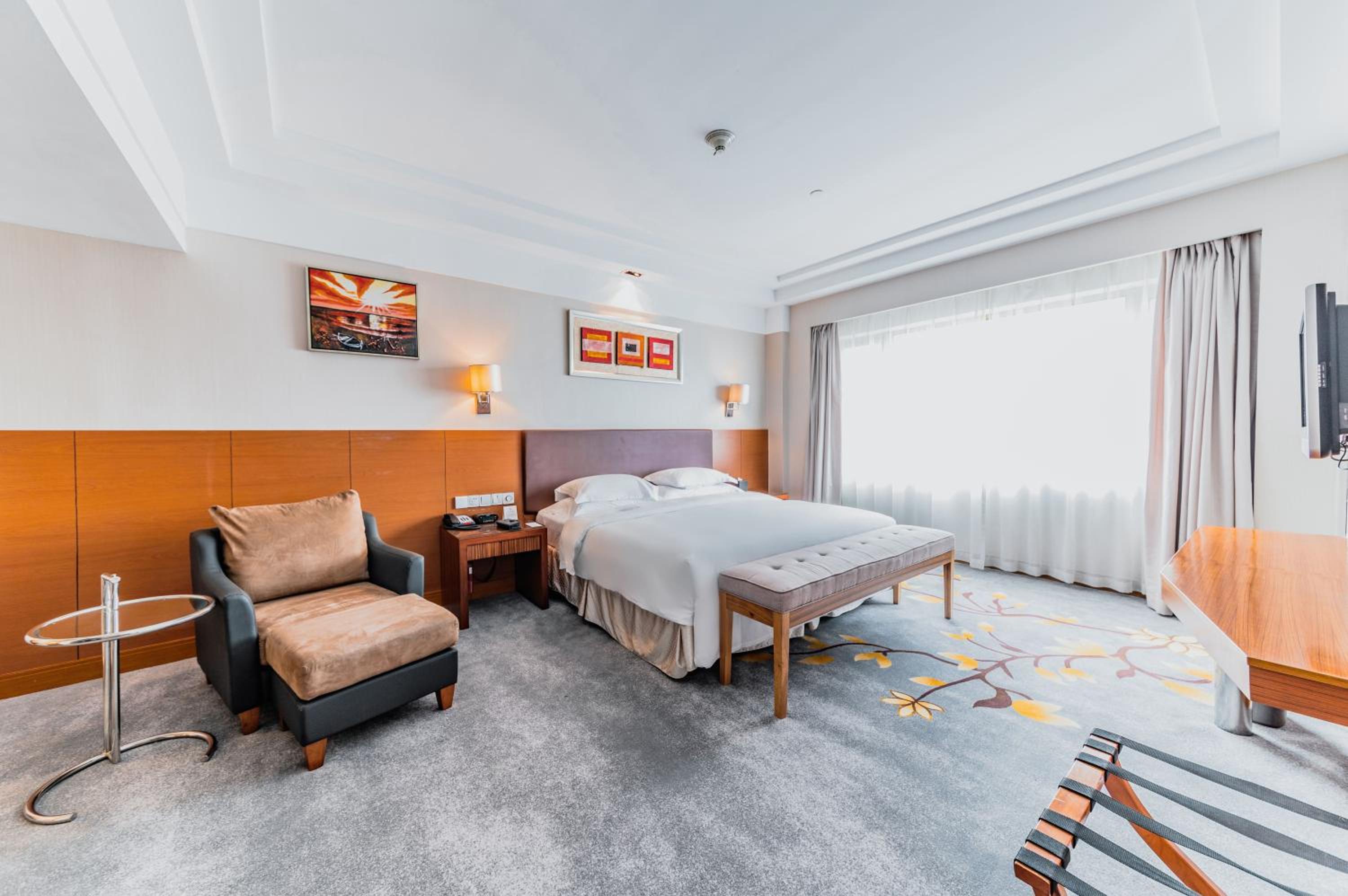 crowne plaza city center ningbo by ihg