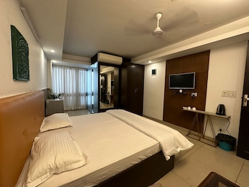 Locals Stay Hauz Khas,,3 star