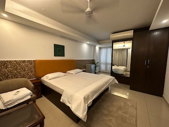 Locals Stay Hauz Khas,,3 star