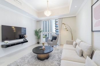 Heaven Crest Vacation Homes Downtown - Studio, 1, & 3 Bedroom Suites 2 Minute Walk To Dubai Mall And Burj Khalifa,,0 star