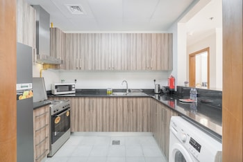 Heaven Crest Vacation Homes Downtown - Studio, 1, & 3 Bedroom Suites 2 Minute Walk To Dubai Mall And Burj Khalifa,,0 star