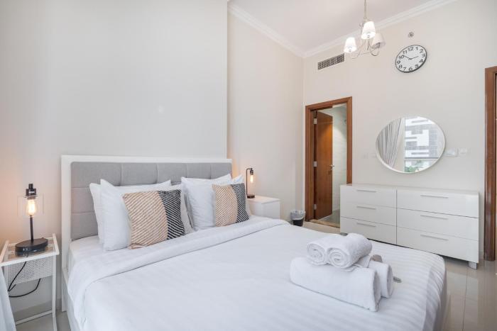 heaven crest vacation homes downtown studio 1 and 3 bedroom suites 2 minute walk to dubai mall and burj khalifa