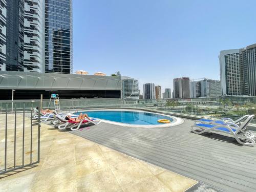 heaven crest vacation homes downtown studio 1 and 3 bedroom suites 2 minute walk to dubai mall and burj khalifa