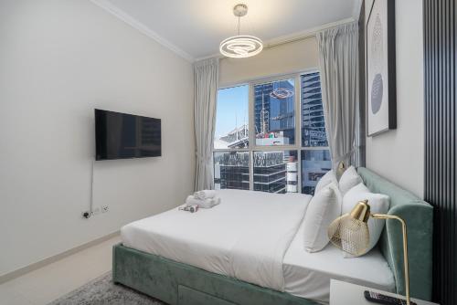 heaven crest vacation homes downtown studio 1 and 3 bedroom suites 2 minute walk to dubai mall and burj khalifa