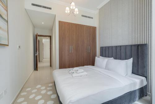 heaven crest vacation homes downtown studio 1 and 3 bedroom suites 2 minute walk to dubai mall and burj khalifa