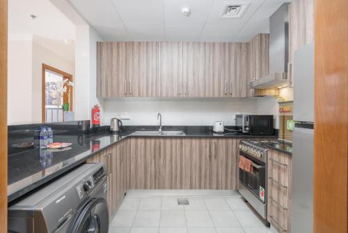 heaven crest vacation homes downtown studio 1 and 3 bedroom suites 2 minute walk to dubai mall and burj khalifa