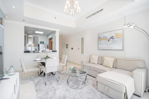 heaven crest vacation homes downtown studio 1 and 3 bedroom suites 2 minute walk to dubai mall and burj khalifa