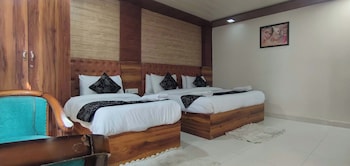 hotel gloab residency near delhi airport