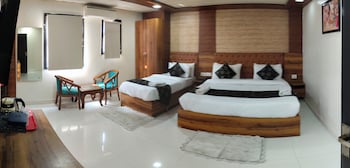 hotel gloab residency near delhi airport