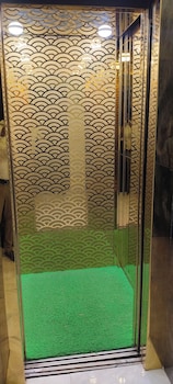 hotel gloab residency near delhi airport