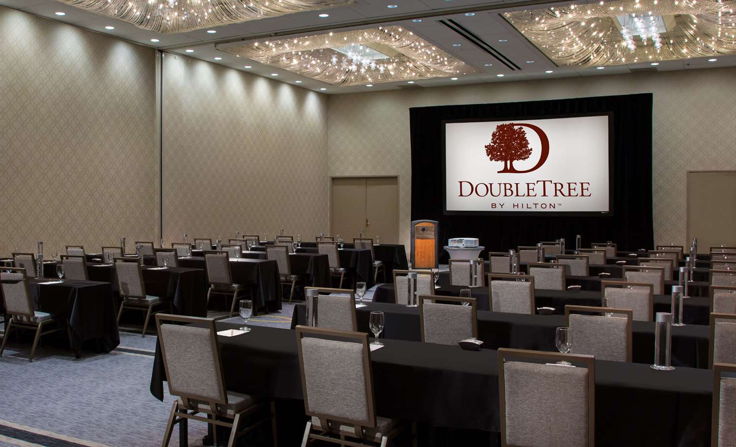 doubletree by hilton chicago oak brook