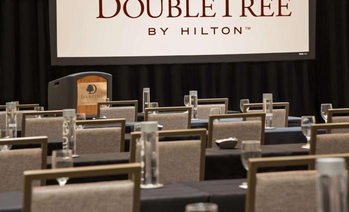 doubletree by hilton chicago oak brook