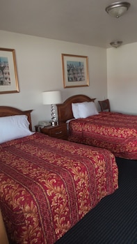 holiday motel oakdale