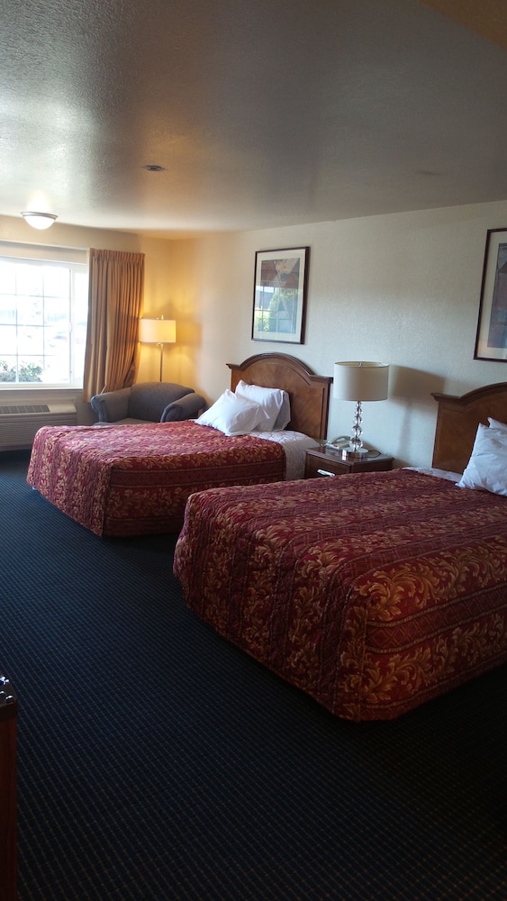 holiday motel oakdale