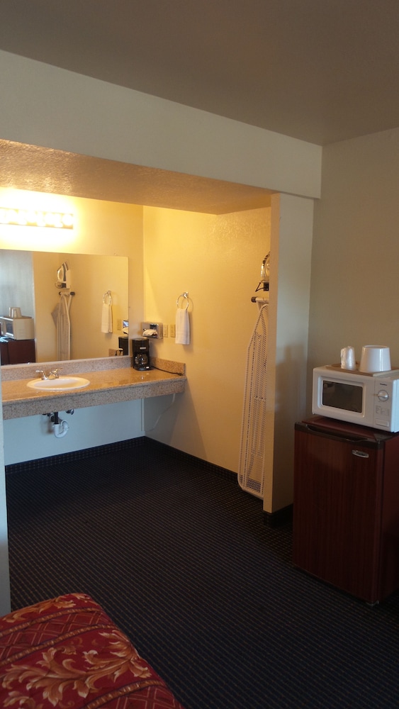 Holiday Motel Oakdale,Oakdale>>Modesto,3 star