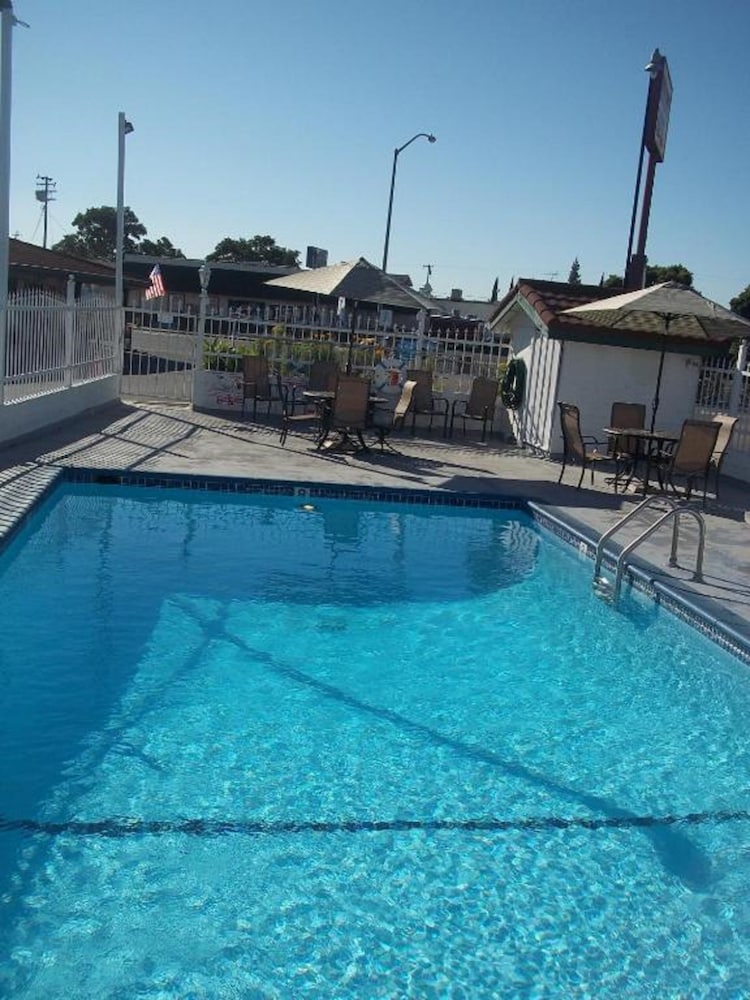Holiday Motel Oakdale,Oakdale>>Modesto,3 star