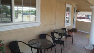 holiday motel oakdale