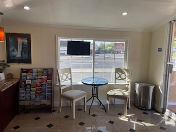 holiday motel oakdale