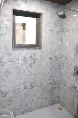 Hotel M R Paradise,,3 star