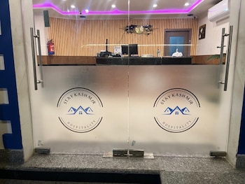 Hotel Su Casa By Stay Kashmir,,3 star