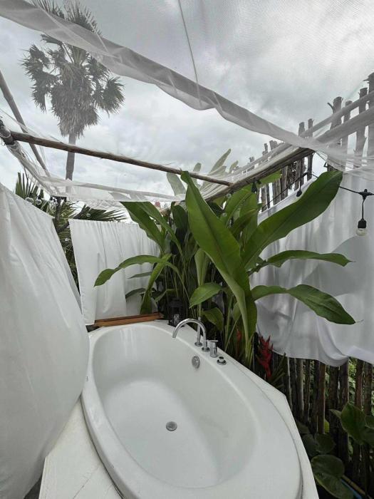 r resident resort