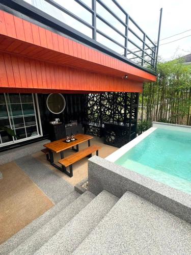 r resident resort