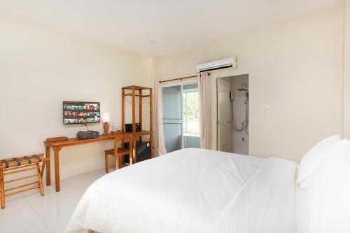 comfy corner hotel