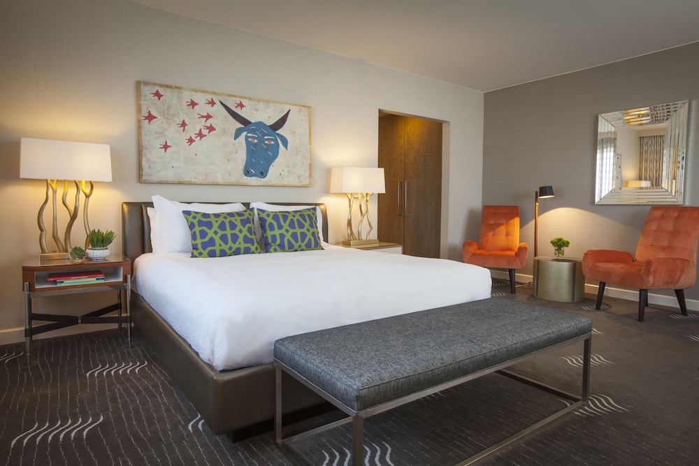 kimpton hotel palomar phoenix cityscape by ihg