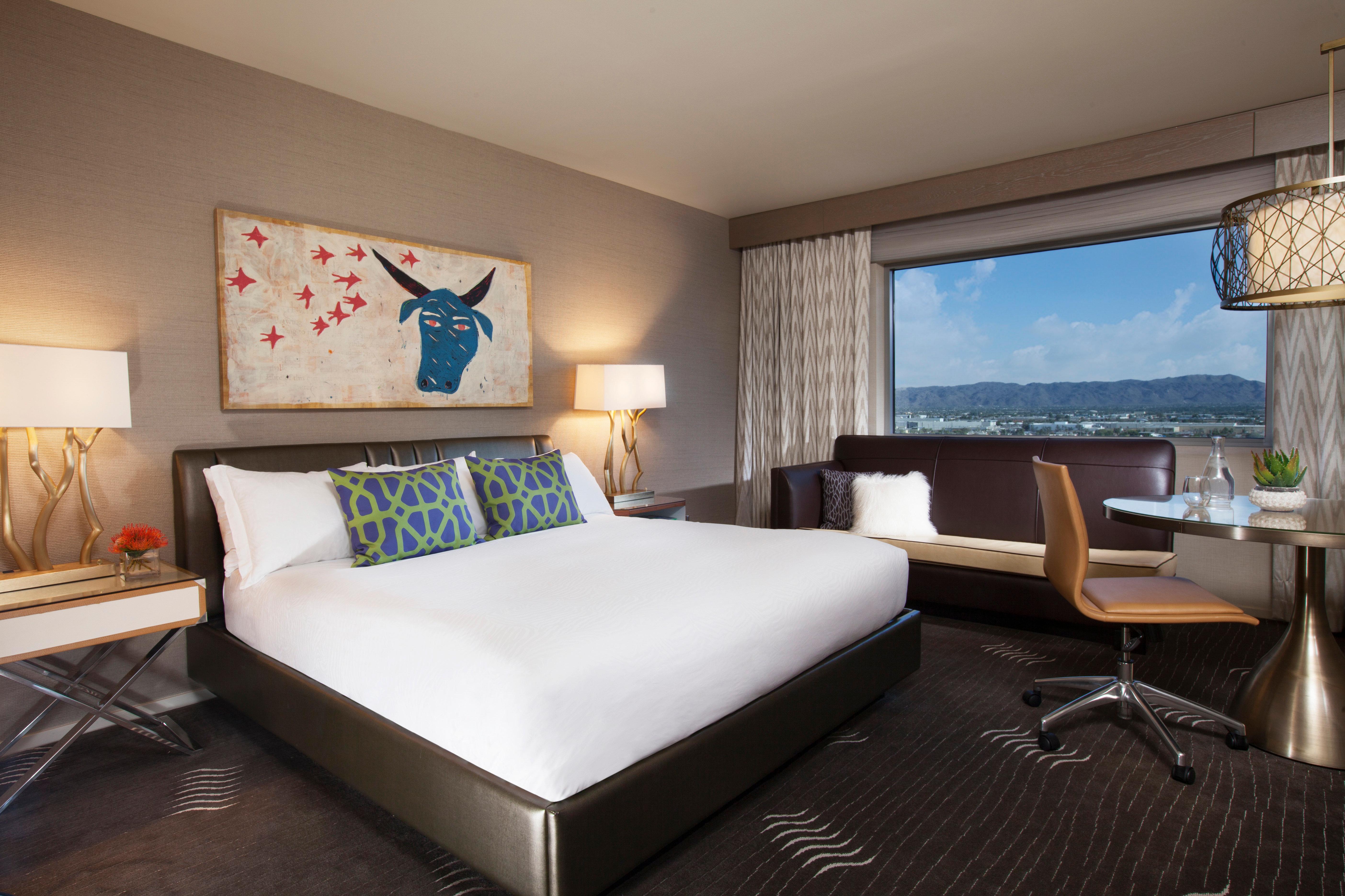 kimpton hotel palomar phoenix cityscape by ihg