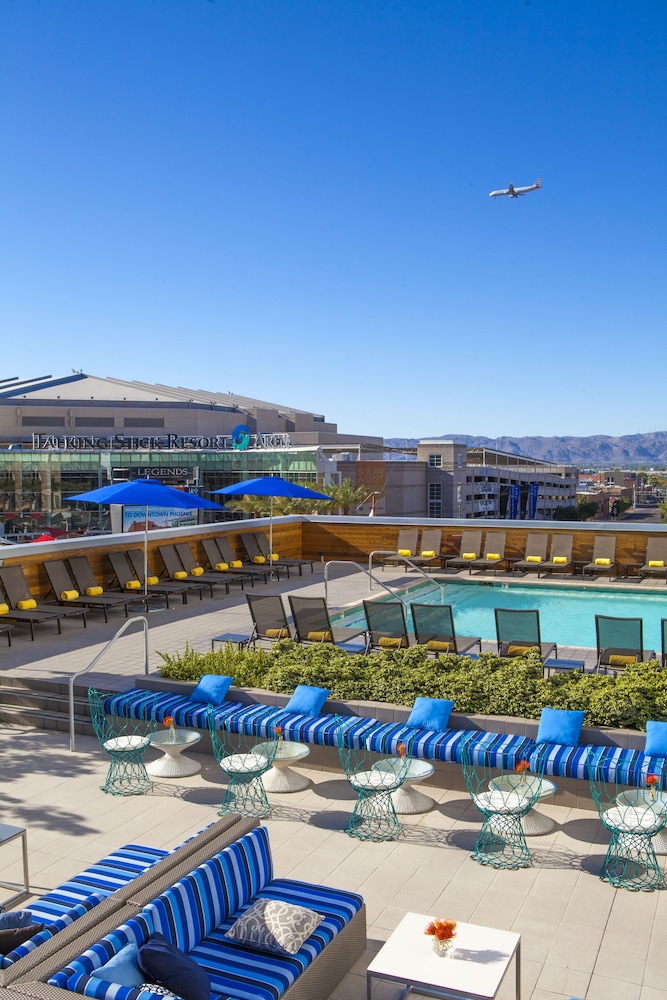 kimpton hotel palomar phoenix cityscape by ihg