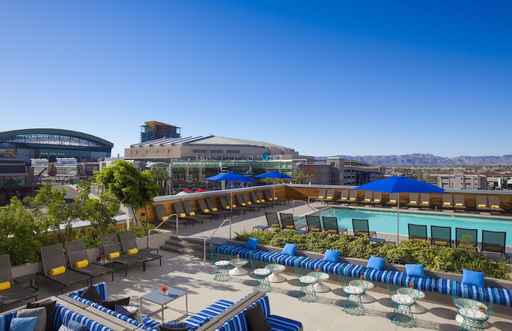 kimpton hotel palomar phoenix cityscape by ihg