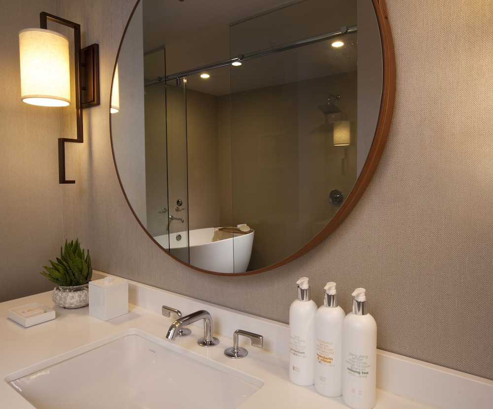 kimpton hotel palomar phoenix cityscape by ihg