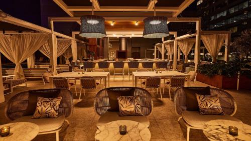 kimpton hotel palomar phoenix cityscape by ihg