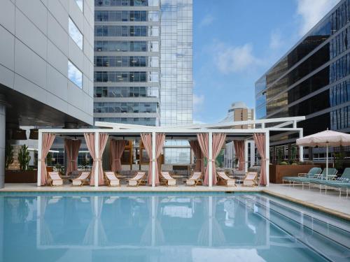 kimpton hotel palomar phoenix cityscape by ihg