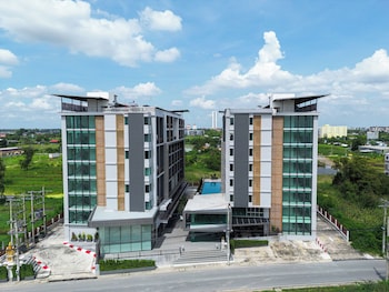 tisha hotel