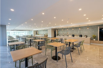 tisha hotel