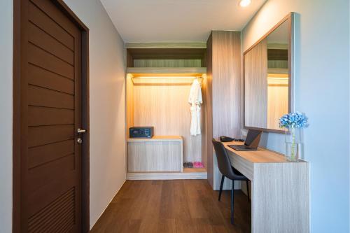 tisha hotel