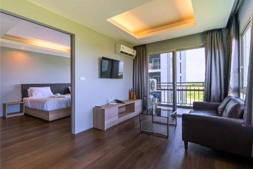 tisha hotel