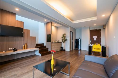 tisha hotel