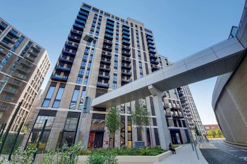 The Robinson,,2 star