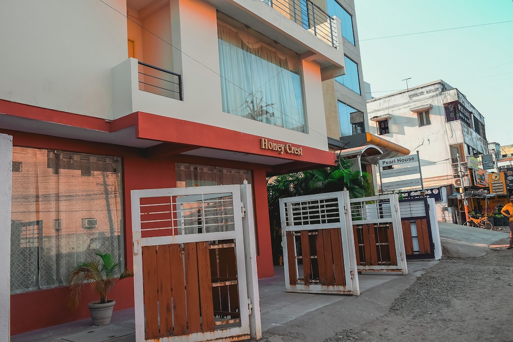 naksha tree hotels honey crest