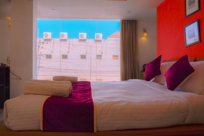 naksha tree hotels honey crest