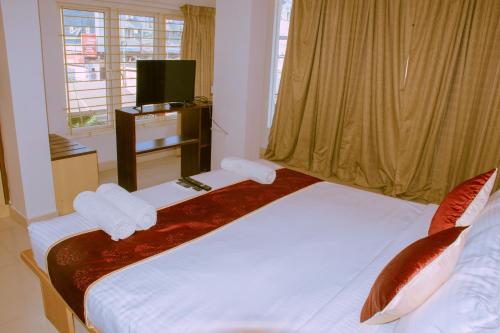 naksha tree hotels honey crest