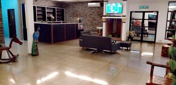 Maxwell Inn Luxury Hotel,,2 star
