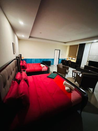 maxwell inn luxury hotel