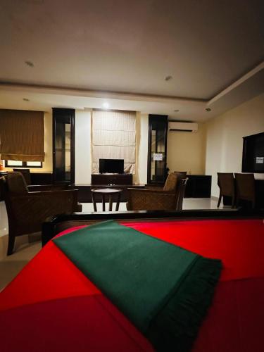 maxwell inn luxury hotel