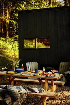 Postcard Cabins Blake Brook,,2 star